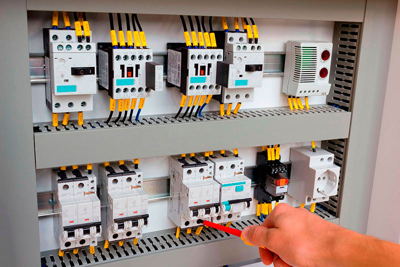 manutencao-paineis-eletricos-industriais-03